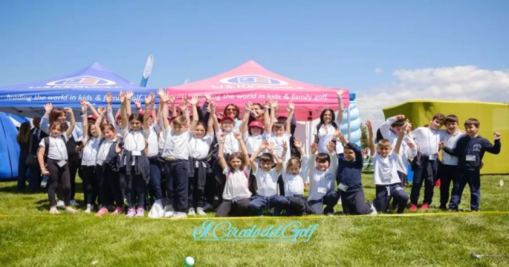Golf a scuola: la firma per il futuro dello sport italiano 1 golf a scuola IL CIRCOLO DEL GOLF